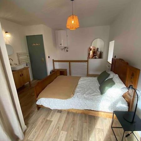Petite Maison De Village Ebreuil 外观 照片