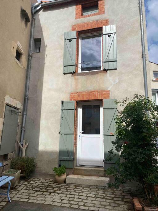 Petite Maison De Village Ebreuil 外观 照片