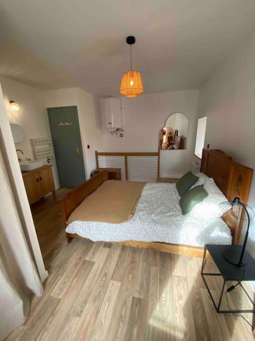 Petite Maison De Village Ebreuil 外观 照片